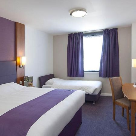 Premier Inn Glenrothes Exterior foto