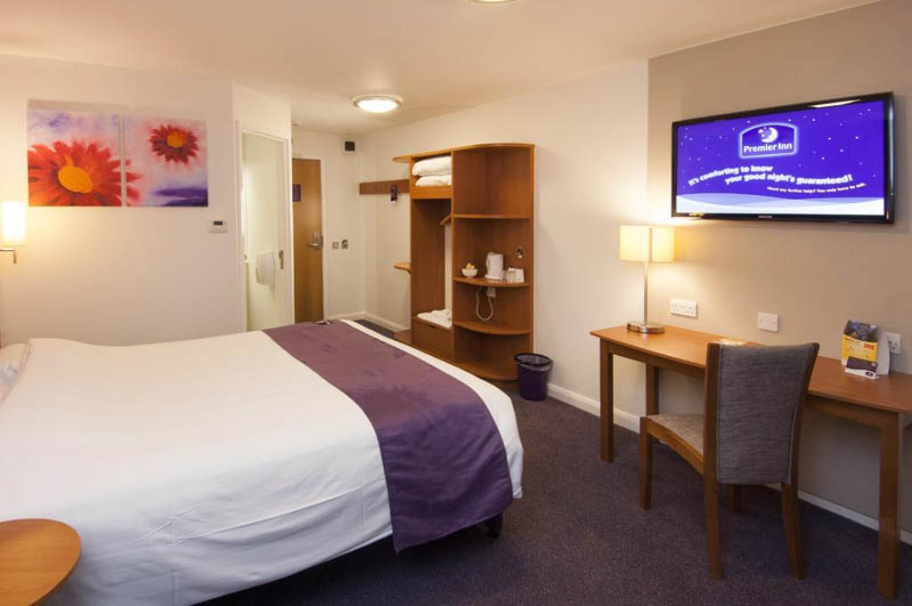 Premier Inn Glenrothes Exterior foto